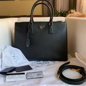 ⛔️SOLD⛔️Authentic PRADA Saffiano Lux Large Bag